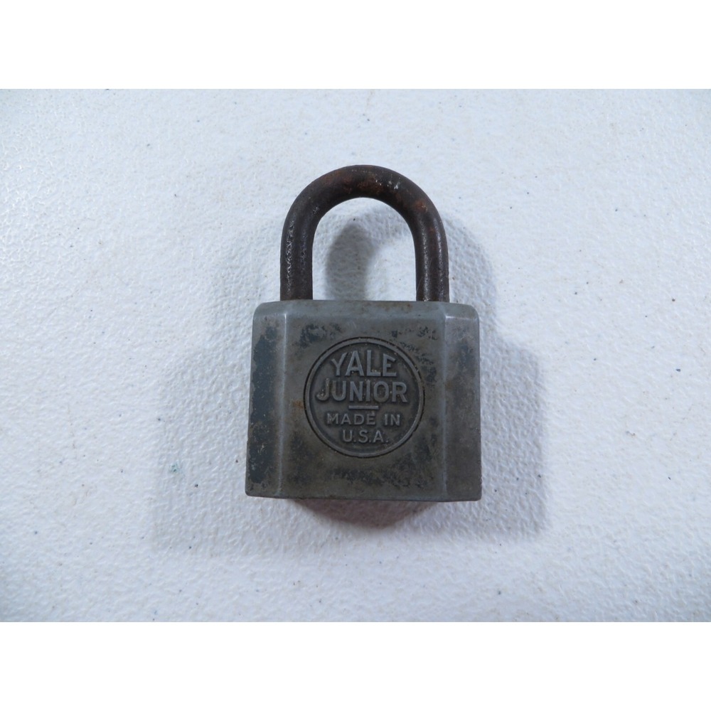 Vintage Yale Junior Padlock Made In USA NO KEY WORKS READ‎